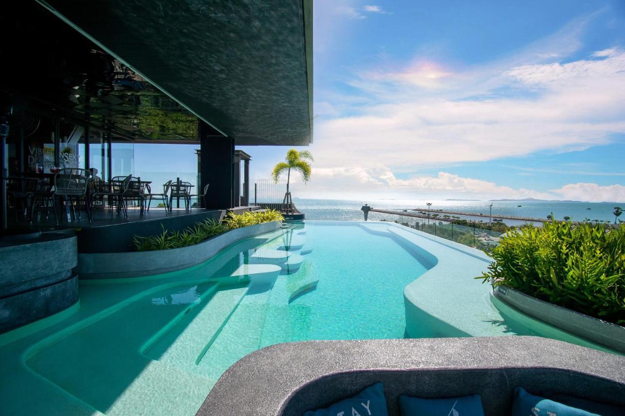 Cross Vibe Pattaya Seaphere Praia de Jomtien Exterior foto