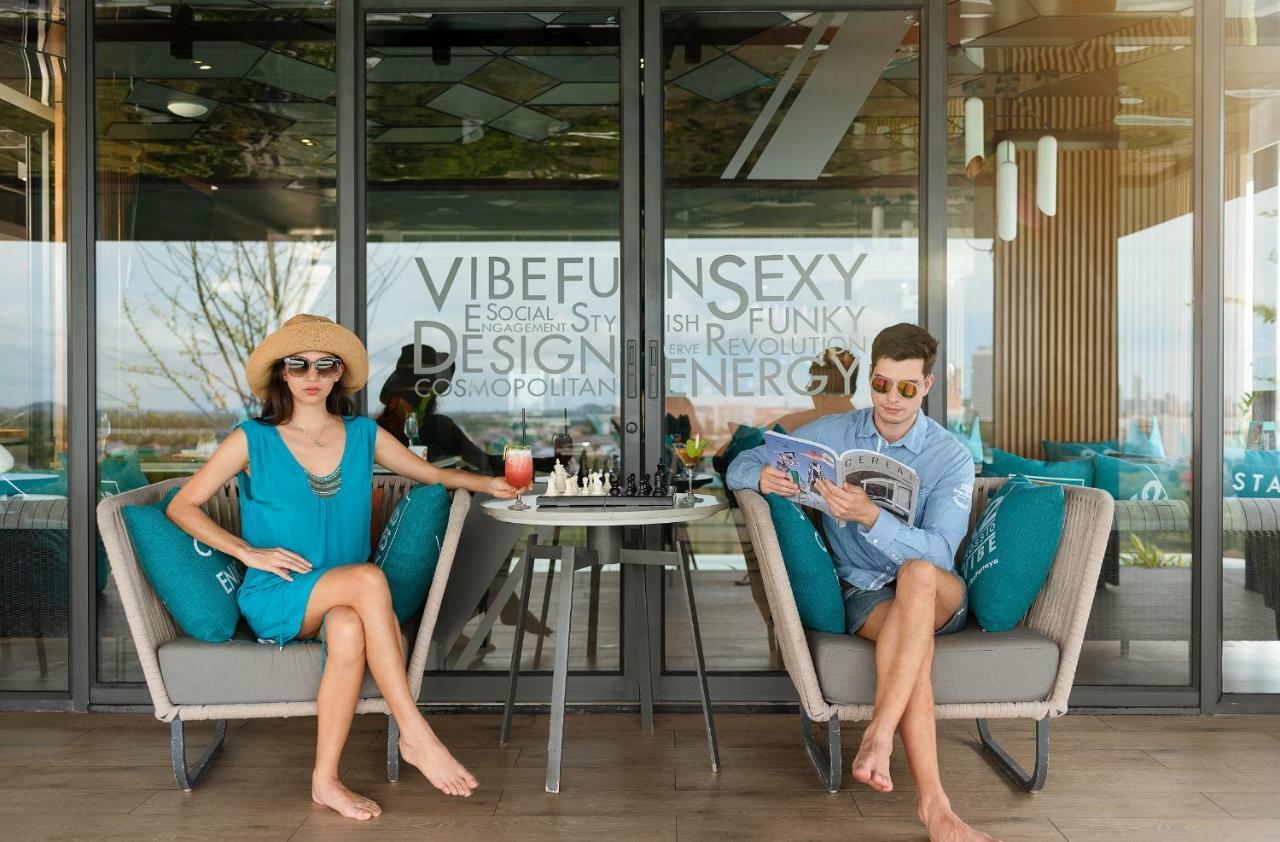 Cross Vibe Pattaya Seaphere Praia de Jomtien Exterior foto